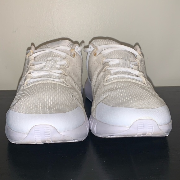 Under Armour Charged Rogue 3 Sneakers. White. Size 8. - Picture 3 of 9
